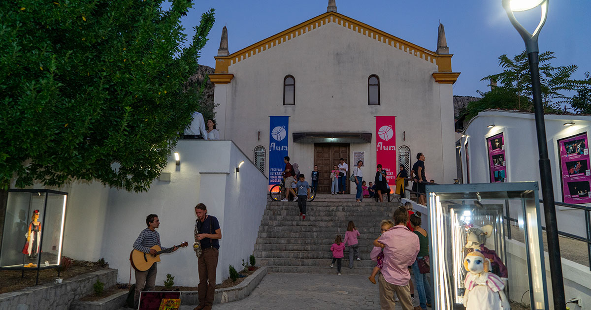 Članovi ove „kuće bajki na Brankovcu“ činili su sve kako bi svojoj najvjernijoj publici dali najbolje što mogu i kako bi na svim svojim putovanjima bili najbolji kulturni poslanici svoga grada i svoje zemlje.